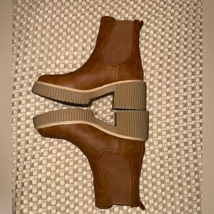 Dolce Vita Tan Brown Chelsea Platform Booties